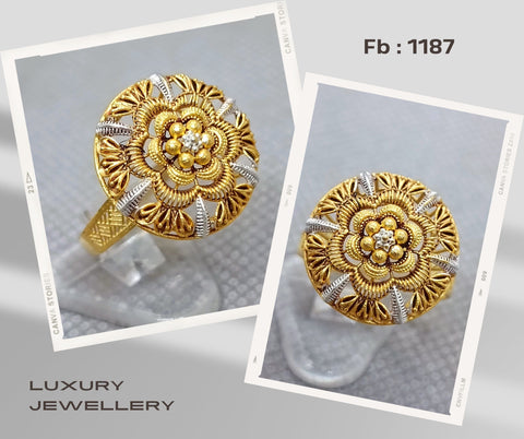 Beautiful traditional ring 1186